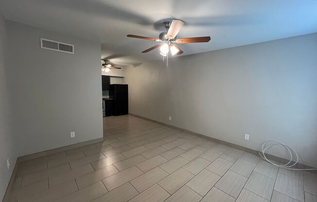 2 beds, 1 bath, 800 sqft, $1,375