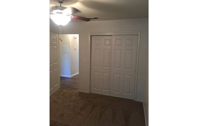 2 beds, 1 bath, 875 sqft, $1,600, Unit 220