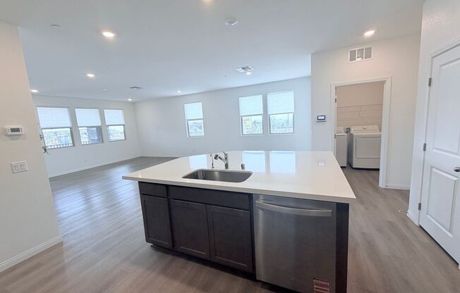 Summerlin West Like new Townhome