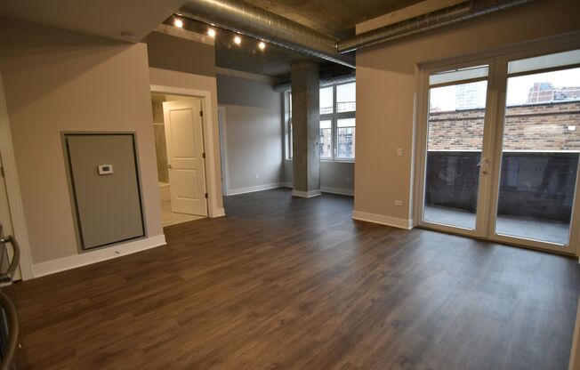 2 beds, 2 baths, 976 sqft, $4,275, Unit 3833-722