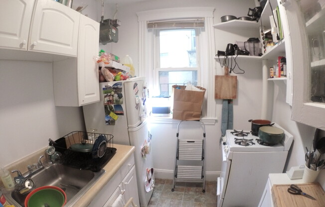 1 bed, 1 bath, $2,400, Unit 12