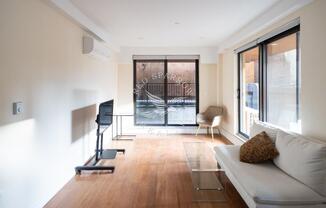 402 W 50 ST