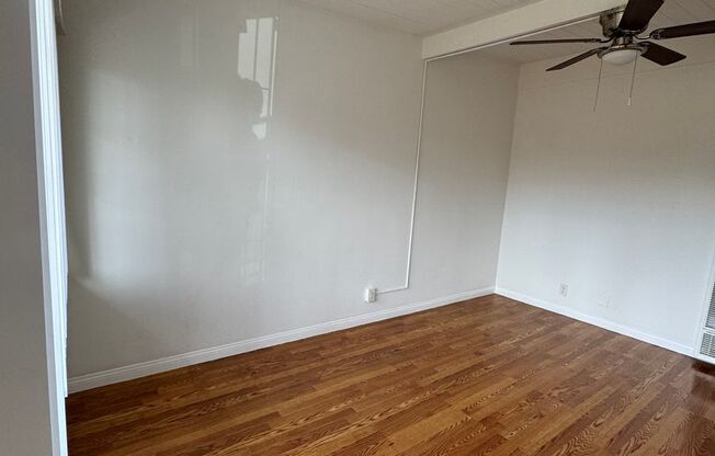 Comfortable 1-Bedroom in Gardena with Parking !!!! - $1,695.00