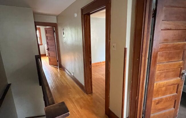 4 beds, 1 bath, $1,775, Unit 1732 E 5th Street