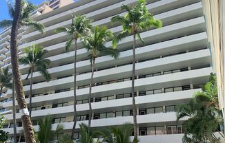 Fully Furnished. Updated. Waikiki (No parking)