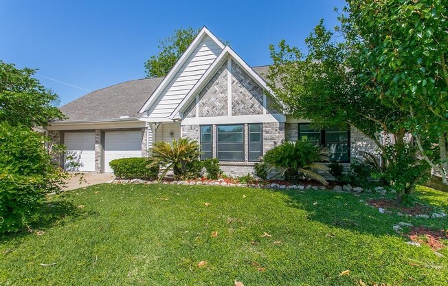 Beautifully renovated 4 bedroom home in a great subdivision