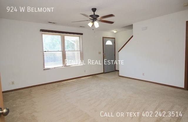 924 W BELMONT