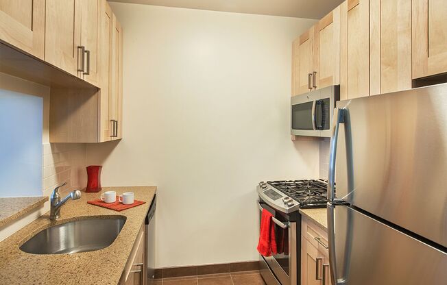 Studio, 1 bath, 626 sqft, $3,762, Unit 10-G