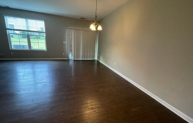 844 SALEM POINTE PL