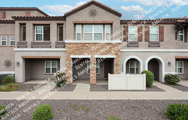 2353 E HUNTINGTON DR