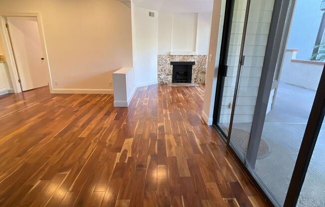 1 bed, 1.5 baths, $3,500, Unit # 113