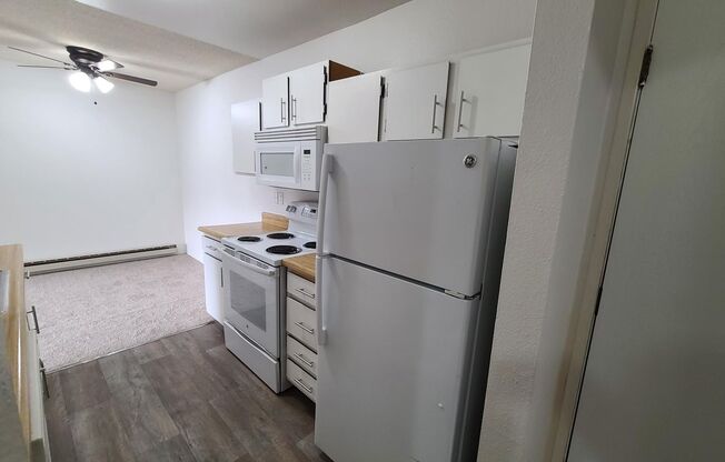 2 beds, 1 bath, 850 sqft, $1,850, Unit 213