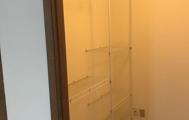 2 beds, 1.5 baths, 1,040 sqft, $1,800, Unit 3172-101