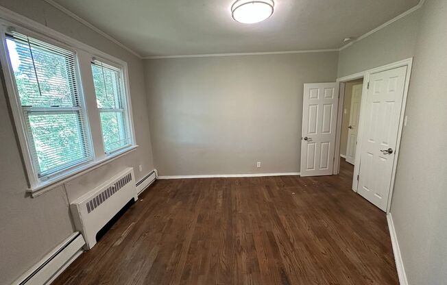 3 beds, 2 baths, 1,400 sqft, $1,750, Unit Unit 3-B