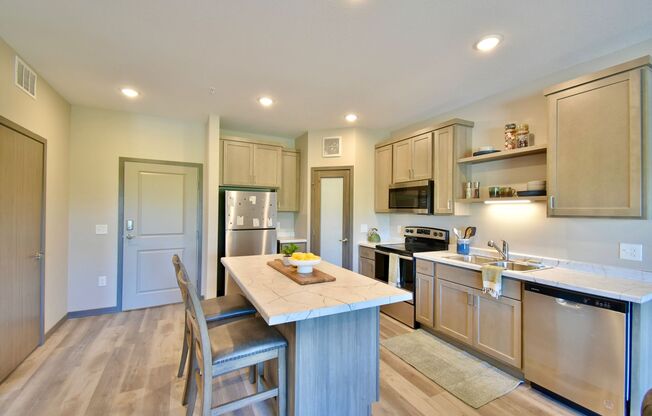 1 bed, 1 bath, 784 sqft, $1,375, Unit 13896 - 116