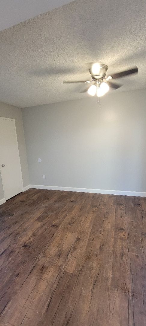 EASTPARK DRIVE APTS.