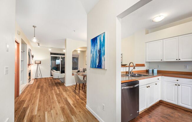 Available Now! Charming 3-Bedroom Home in a Prime Location