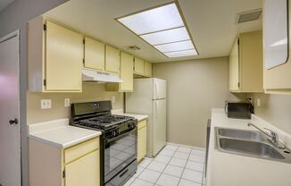 1 bed, 1 bath, $1,000, Unit #G