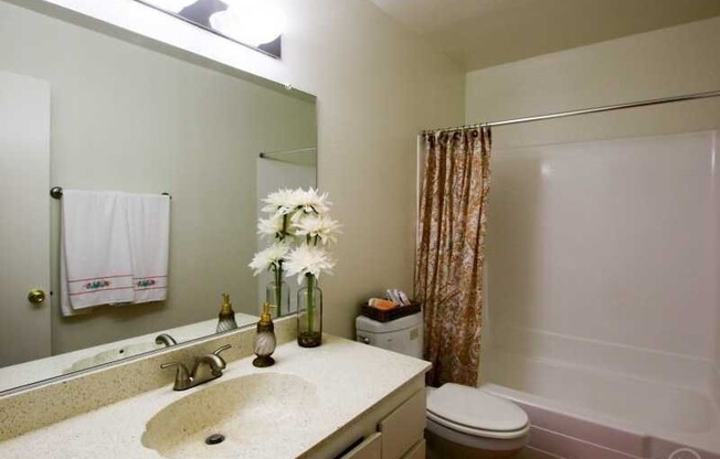 1 bed, 1 bath, 700 sqft, $2,000, Unit 105