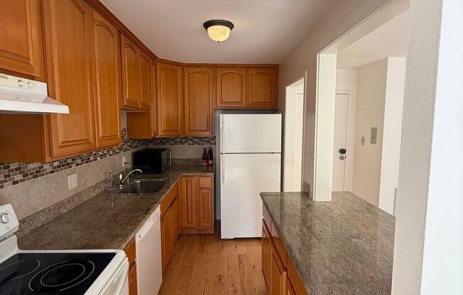 800 N Delaware Street - Woodlake Condos