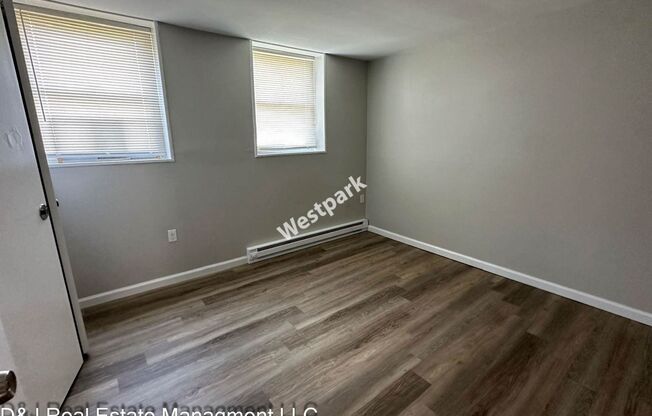 2 beds, 1 bath, 850 sqft, $1,295, Unit Unit 10