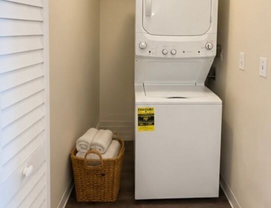1 bed, 1 bath, 755 sqft, $1,875, Unit 207