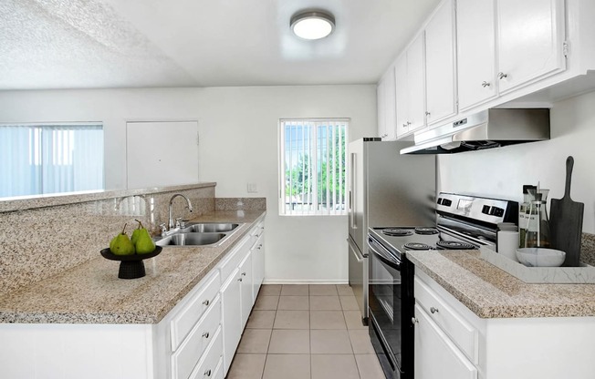 the preserve at ballantyne commons apartment kitchen