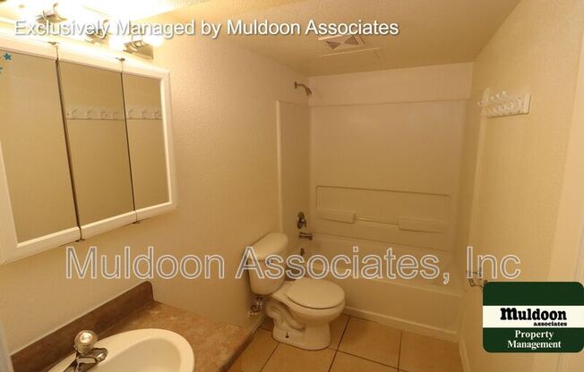1661 W SIESTA DR