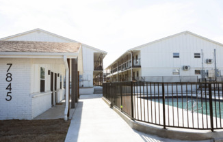 1 bed, 1 bath, 625 sqft, $975, Unit 37-1