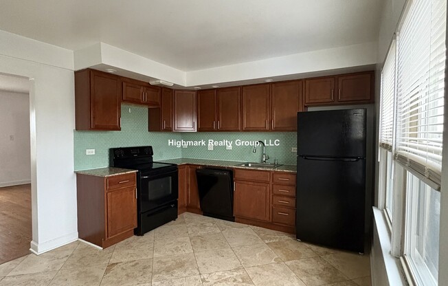 7630 N Milwaukee Ave