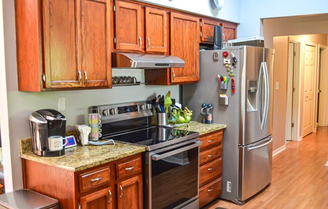Nice 3 Bedroom 2 Bath Home in NW Countryside Neighborhood