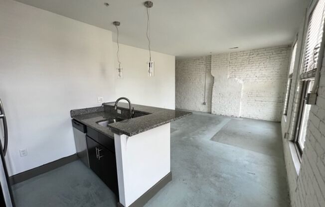2 beds, 2 baths, 847 sqft, $1,499, Unit 1100 - 222
