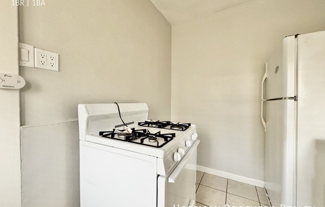 323 HERMOSA AVE