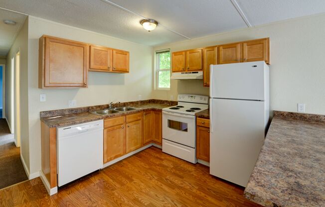 2 beds, 1 bath, 690 sqft, $1,700, Unit 300