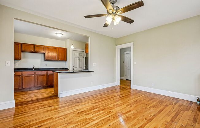 1 bed, 1 bath, $2,400, Unit 5S-7