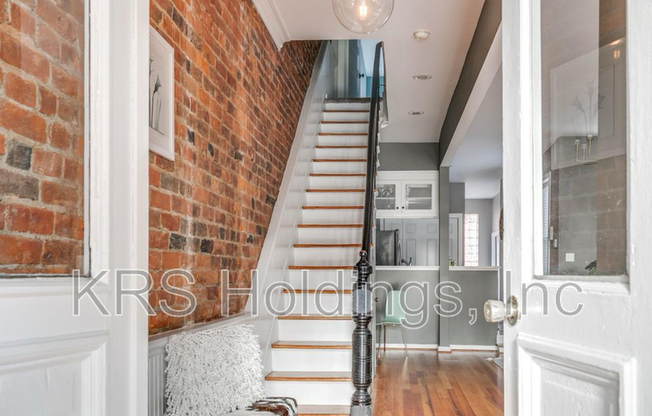 228 N 32 ST