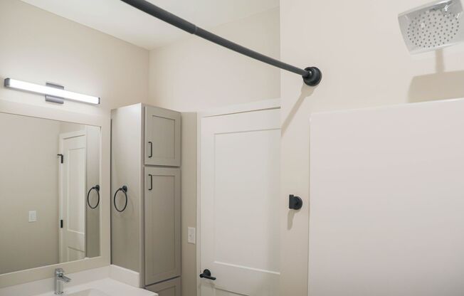 1 bed, 1 bath, 575 sqft, $1,350, Unit 315