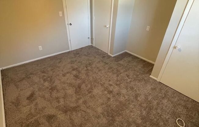 1 bed, 1 bath, $1,400, Unit 1151A Elm- 3R