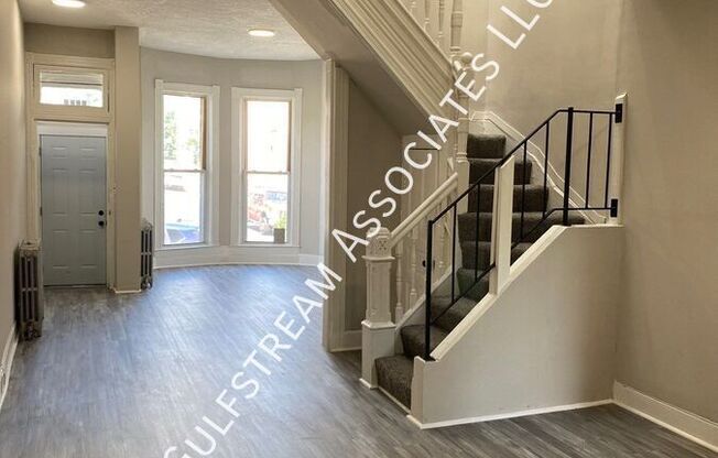 2824 PARKWOOD AVE