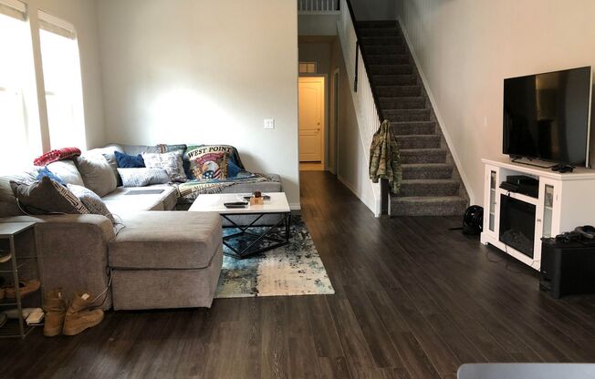 3bd, 2.5ba 2car West Side Beauty, Built in 2019, Close to Downtown