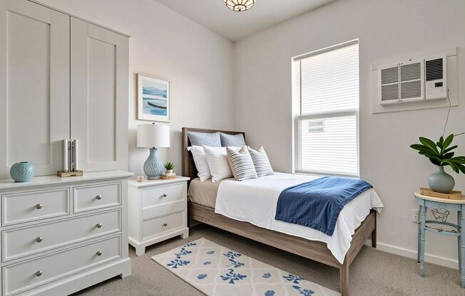 2722 E Vickery