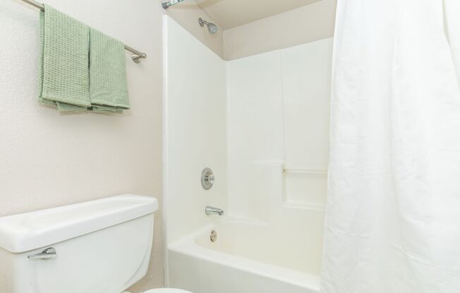 2 beds, 2 baths, 900 sqft, $1,250, Unit 2-159