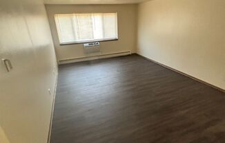 1 bed, 1 bath, 700 sqft, $899, Unit Custer-314