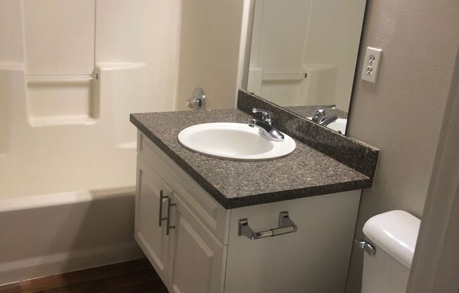 2 beds, 2 baths, 870 sqft, $1,865, Unit 404
