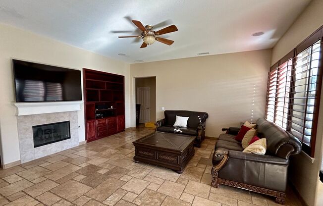 COMING SOON! Fair Oaks 4 Bedroom House for Rent in Canyon Country!