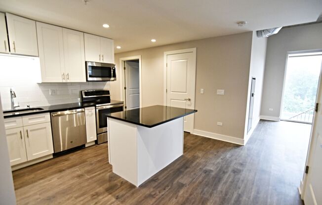 3 beds, 2 baths, 1,215 sqft, $4,800, Unit 3833-301