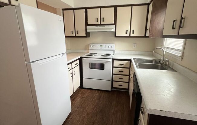 2 beds, 1.5 baths, 1,100 sqft, $1,100, Unit FBC3