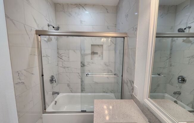 2 beds, 1 bath, 836 sqft, $3,700, Unit 555