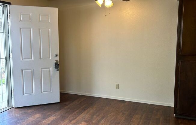 1 bed, 1 bath, 510 sqft, $1,050, Unit 3825 24th Pl NE
