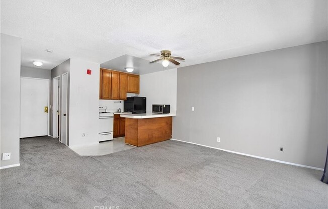 Studio, 1 bath, 358 sqft, $1,700, Unit 312A